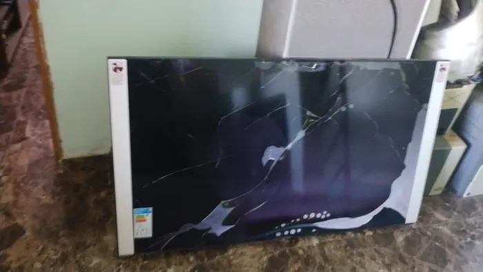 TV Samsung be55t-hb tela quebrada