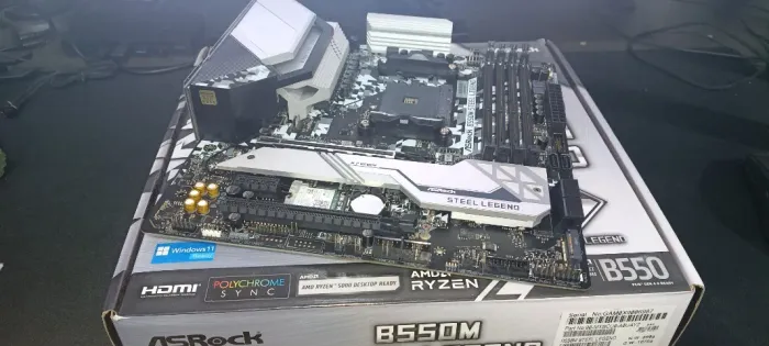 Placa-Mãe ASRock B550M Steel Legend (Com Wi-Fi Inclus)