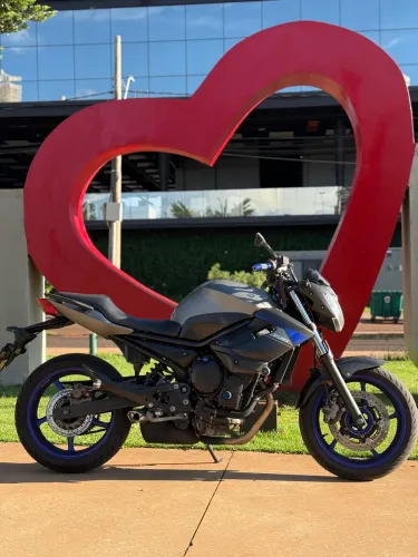 XJ6 em excelente condição em Uberlândia-MG