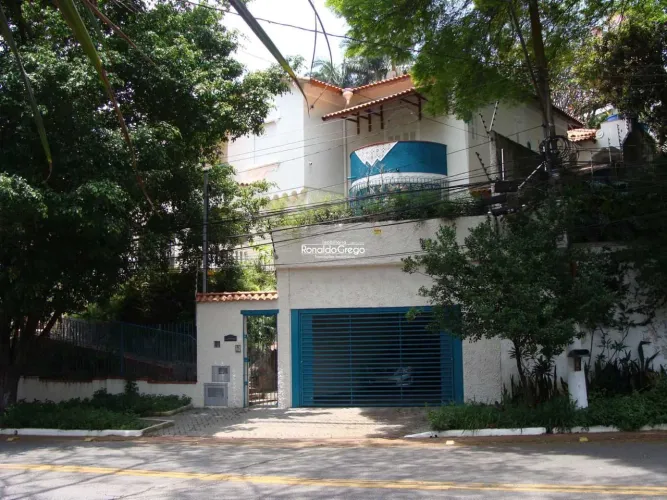Casa com 4 quartos, Pacaembu, São Paulo - R$ 3.1 mi, Cod: 15165