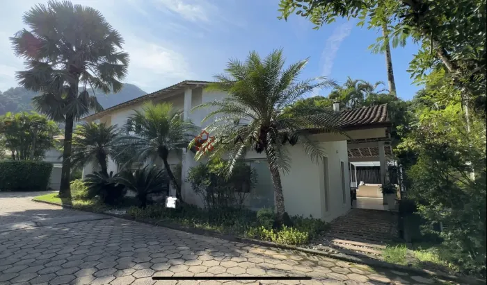 Linda casa em condomínio de luxo com vaga de iate, 5 suítes