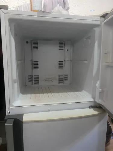 Geladeira frost free Panasonic