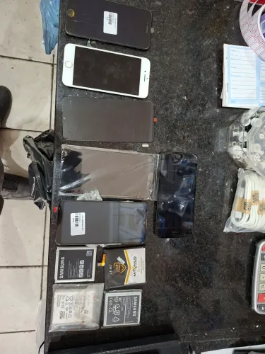Sucatas,baterias e telas de celulares iphone/Samsung etc