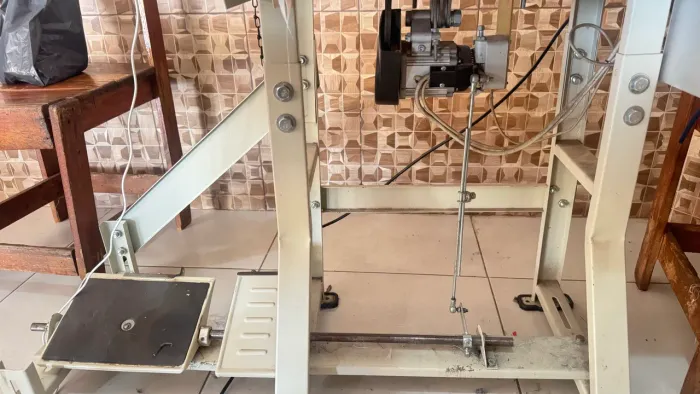 Maquina fechadeira de braço 