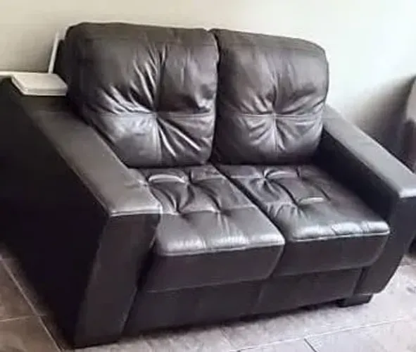 Vende-se sofá de couro