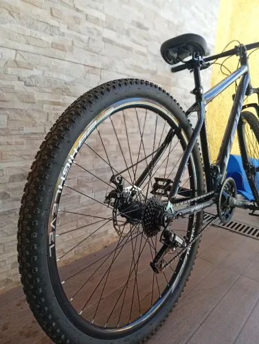 Estou vendendo uma bicicleta nova, sem defeitos. 