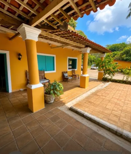 Área 20.000 m2 com 02 casas