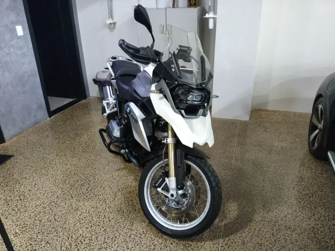 GS 1200