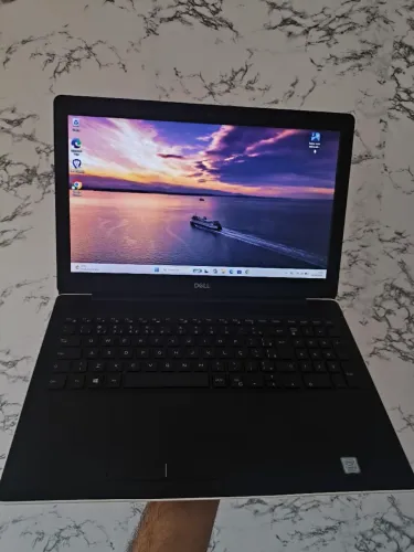 Notebook Dell 15" core i5 de 8° ger + 256 SSD nvme + 8 GB seminovo !