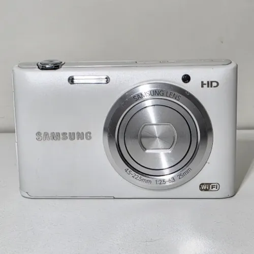Câmera Digital Samsung ST150F 16.2 MP 5x WiFi Branca com Acessórios e Brinde