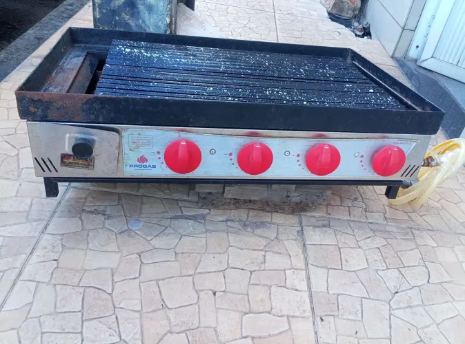 Char broiler a gás seminovo - 6 meses de uso