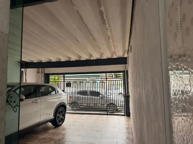 Casa térrea com 3 dormitórios e churrasqueira no bairro Pestana, Osasco