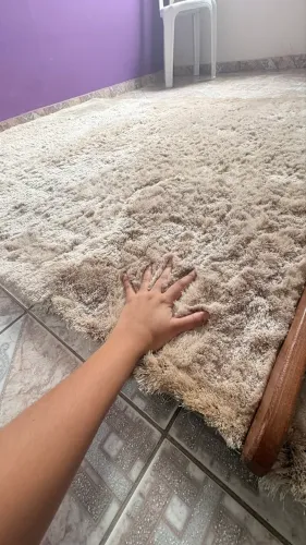Tapete felpudo bege macio