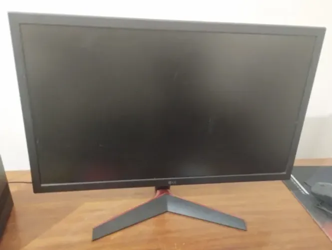 Monitor Gamer LG Ultragear 24GL600F-B 24" LED Full HD 144Hz 1ms MBR