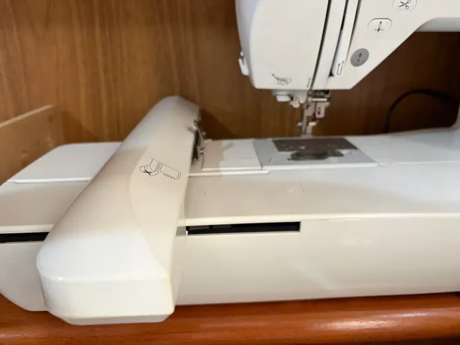 Máquina de Bordar Brother.