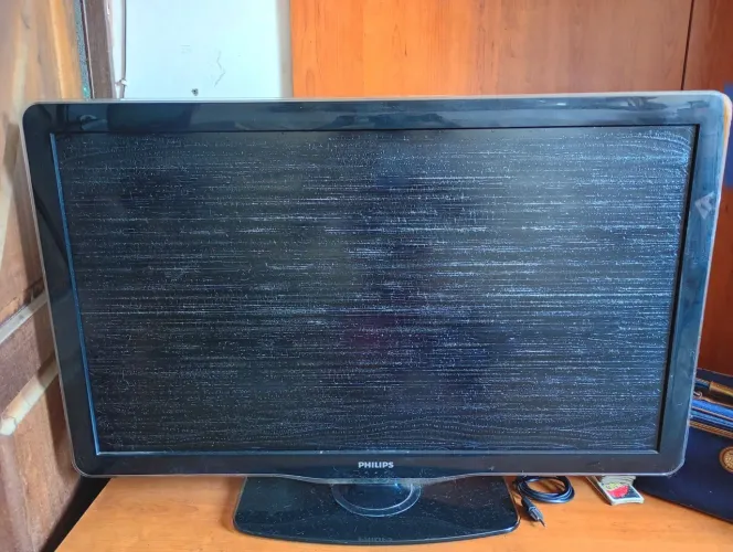 Vendo ou troco TV Philips 40 polegadas HDMI Full HD Com conversor digital!