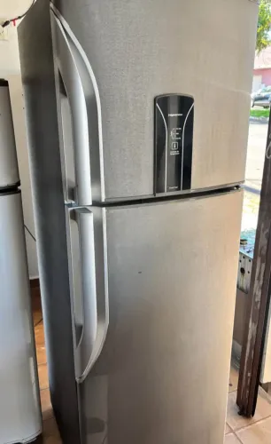 Geladeira 900 reais