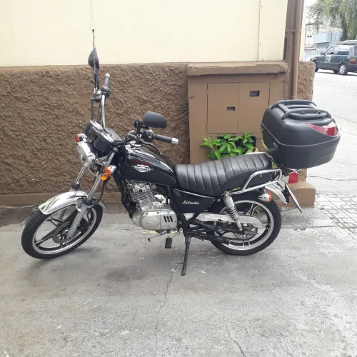 Suzuki Intruder