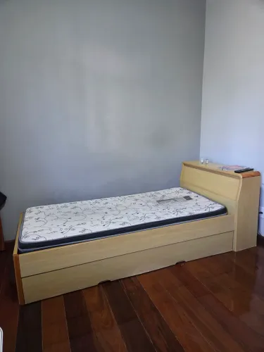 Bicama de solteiro com cabeceira bau! Vai com o colchao!