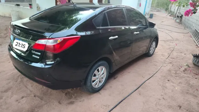 Hyundai HB20S C.style/c.plus1.6 Flex 16V Aut. 4P 2015