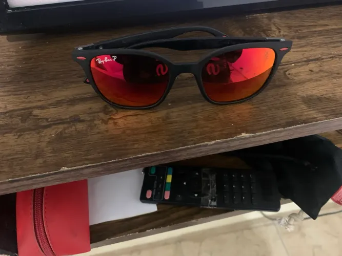 Óculos Ray Ban Ferrari 