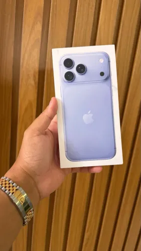 iPhone 18 pro Max 256gb ( lacrado ) 9.350