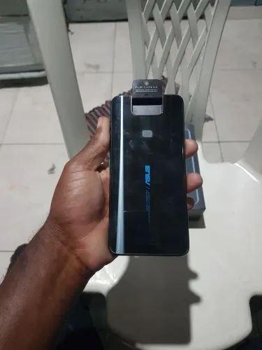 Vendo celular Asus zenfone 6 flip celular bem conservado com caixa 128 GB ou troco em
