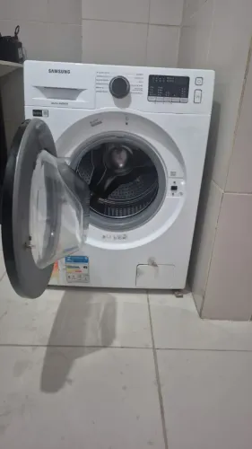 Máquina lavar e seca