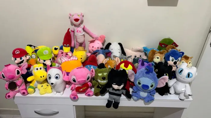 Vende-se lote de pelúcias de personagens de desenhos e filmes