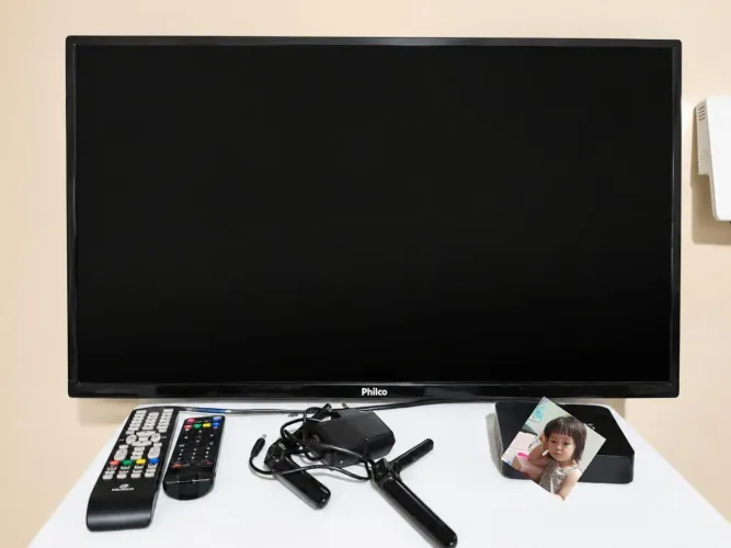  TV Philco LED 32" Funcionando Perfeitamente 