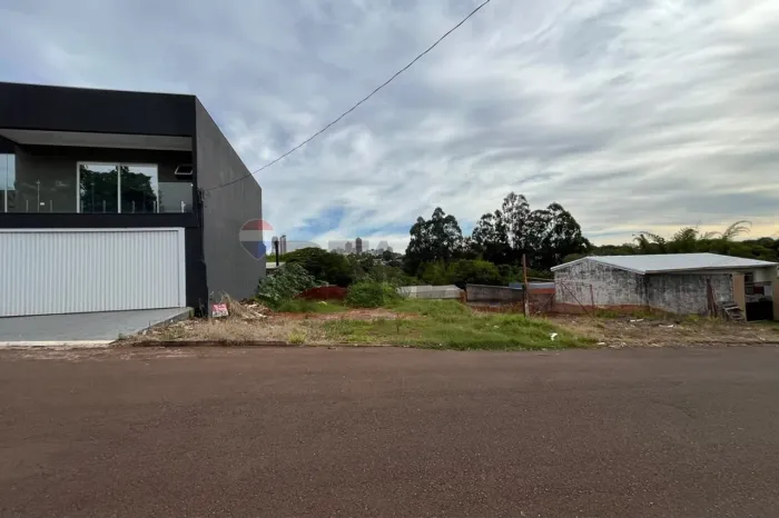 Terreno á venda em Cascavel: 455m² no Bairro Canadá, valor 375.000,00