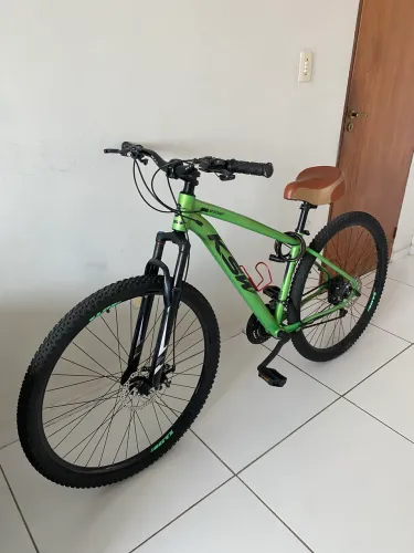 Bicicleta aro 29 + capacete + trava + luzes. Tudo incluso.