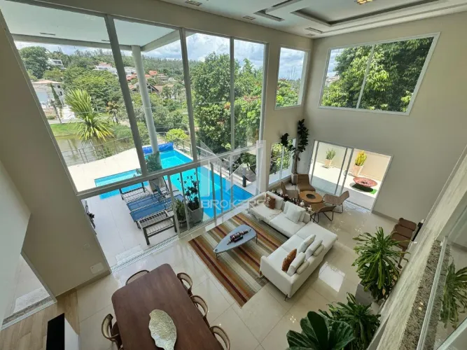 Casa à venda no Condomínio Estância Marambaia em Vinhedo - SP