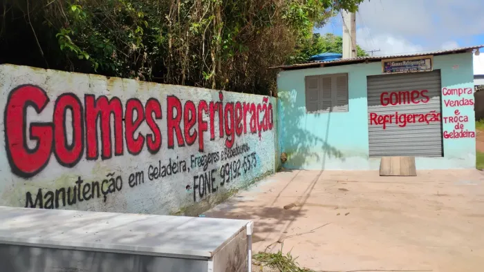 Gomes Refrigeração. Trabalhamos com conserto de geladeira. Freezer e bebedouro. *