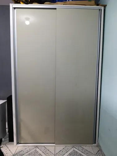 Vendo guarda roupa solteiro 