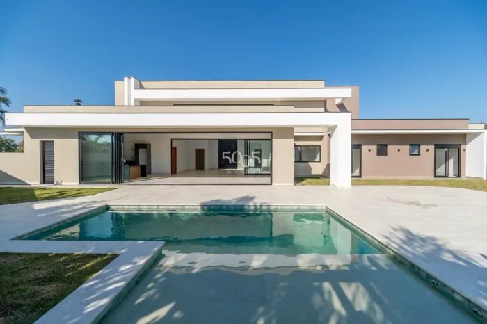 Casa à venda e locação no Condomínio Xapada Itu, com 430m² de área construída e 1198,37m²