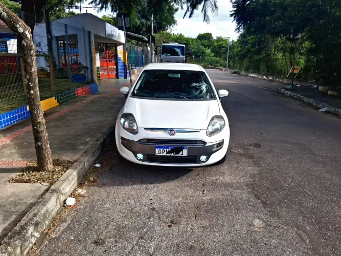 Fiat Punto Sporting 1.8 Flex 8v/16v 5P 2013