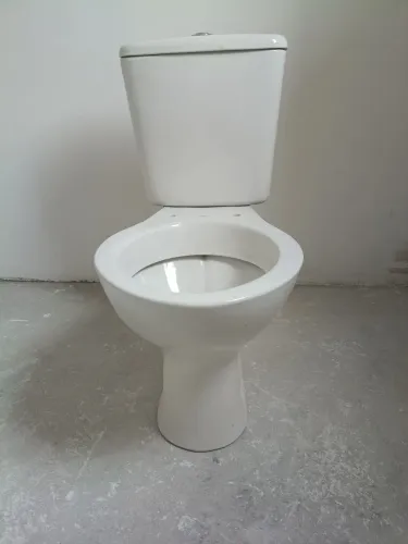 Sanitário com caixa acoplada Deca