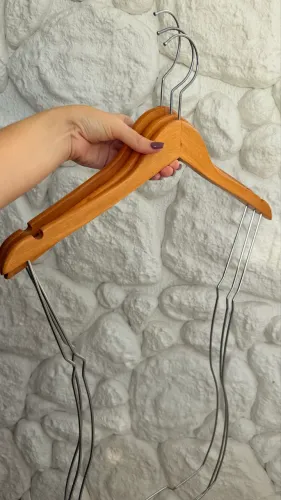 Cabide Silhueta de Madeira (40 Unidades)