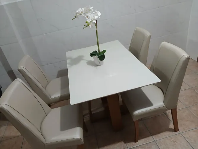 Mesa cadeiras novas