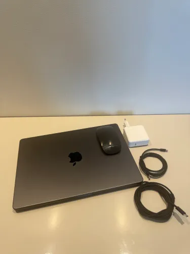 MACBOOK M5 PRO | + MAGIC MOUSE