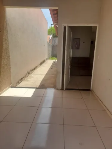 Casa para alugar no bairro jóia com dois quartos.