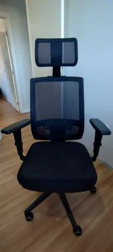 Cadeira Ergonômica Escritório com Apoio de Cabeça e Braços 3D