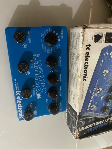 Vende - se Deley da TC Eletronic 