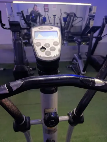 Equipamento de musculação