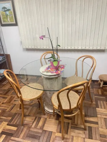 Mesa com 4 cadeiras tipo Thonart