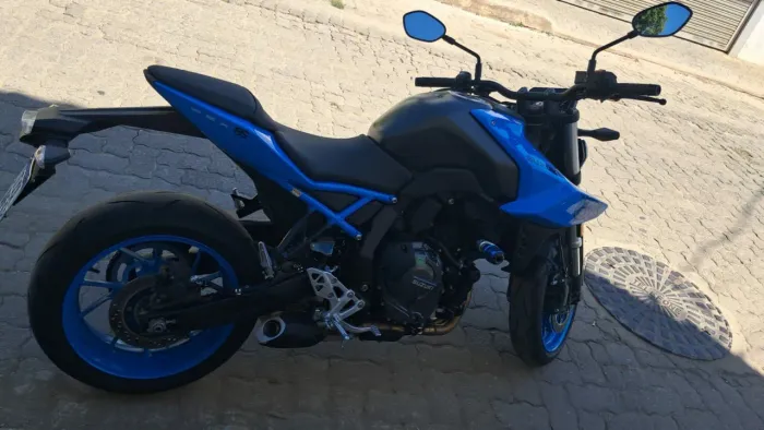Vendo/Troco suzuki 8S 