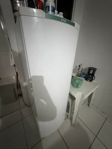 Geladeira semi nova