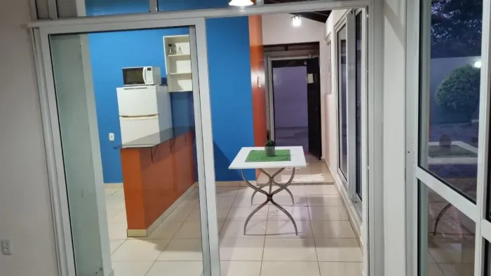 Aluguel casa para 2 pessoas, terreno individual, privacidade total.