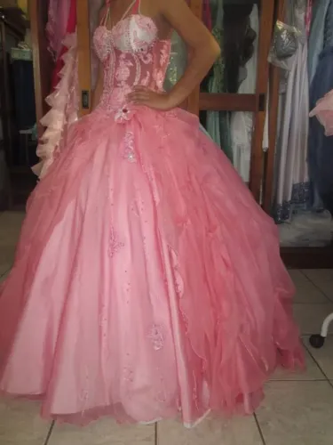 Vestidos de Noiva e 15 Anos - Bazar de Encerramento